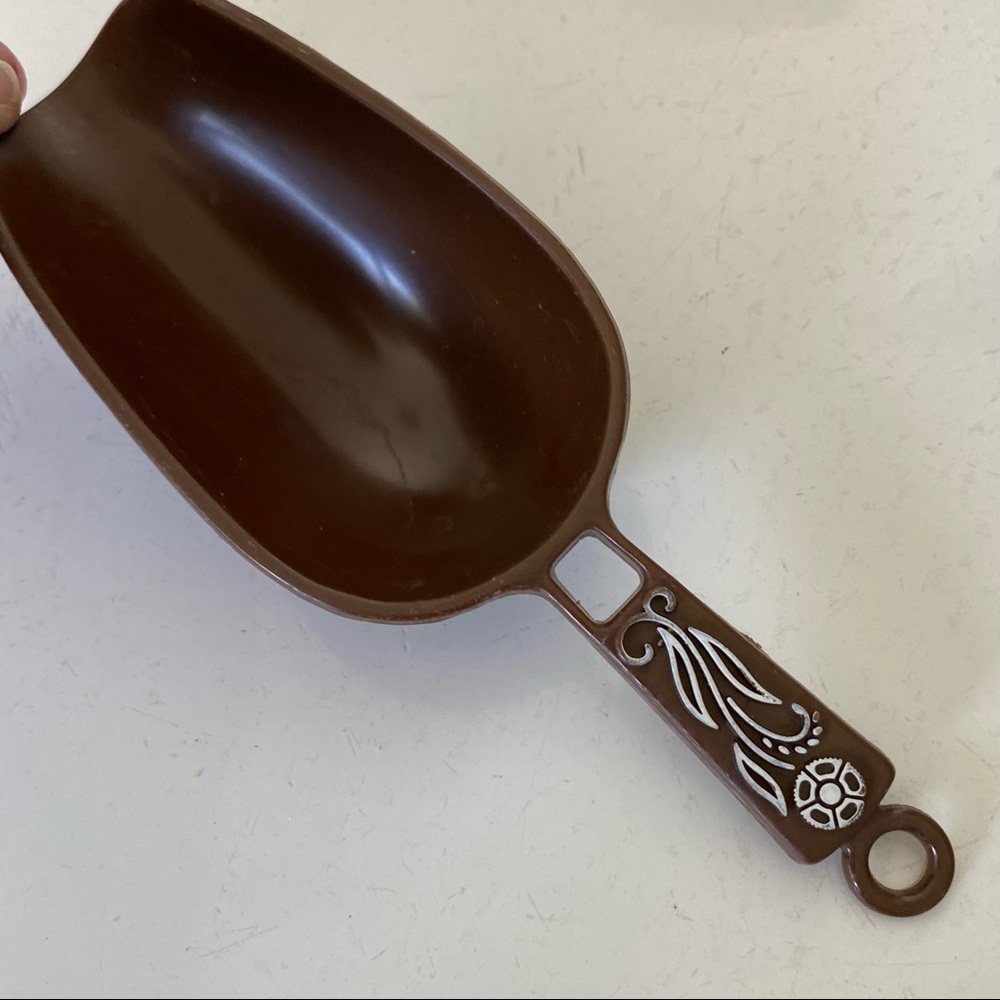 Vintage Brown Scooper